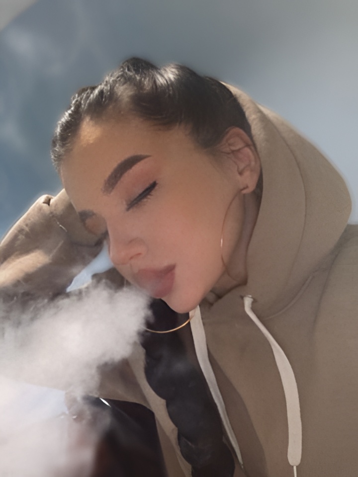 Анюта привлекальеная девушка из Аткарска цена от 3000 руб