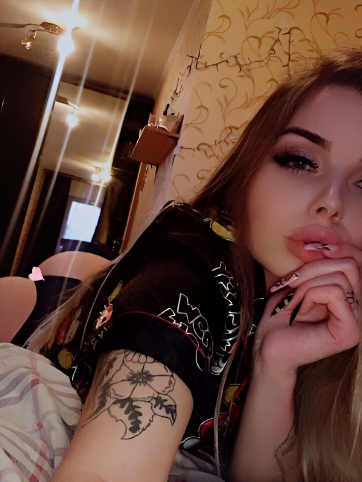 Вероника привлекальеная девушка из Аткарска цена от 2000 руб