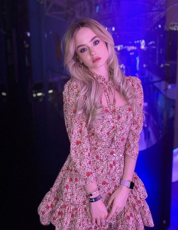 🎥 Евгения привлекальеная девушка из Аткарска цена от 6000 руб