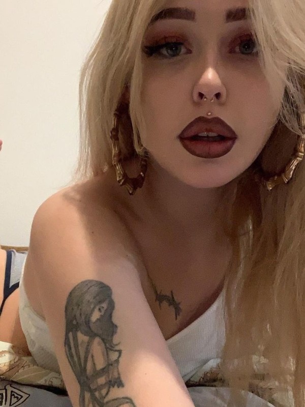 Лада привлекательная девушка из Аткарска цена от 3500 руб